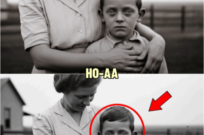 A Woman Hugs Her Son in 1931 — But Zooming In on the Boy’s Face, Something Feels Off | HO
