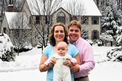 They looked like the perfect family from the outside — loving moments, future plans, and a quiet life together. But behind closed doors were hidden debts, secret struggles, and disturbing discoveries made just days before tragedy struck.