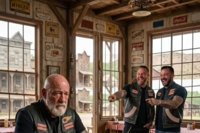They mocked a quiet old man in a diner. Took his patch. Snapped his chain. Turned out he was the last living Hells Angels founder. An hour later, 100 bikes showed up. He didn’t throw a punch. Just said: Pick up my ring.